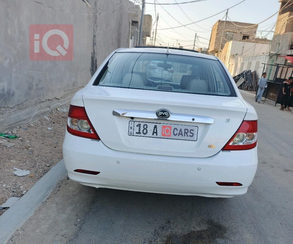 بی وای دی F3